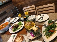 -Chom Cafe and Restaurant