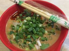 -吕阿婆骨汤麻辣烫(云岗店)