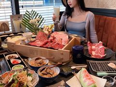 -铭牛烧肉·和牛海鲜自助(高新月牙湖店)
