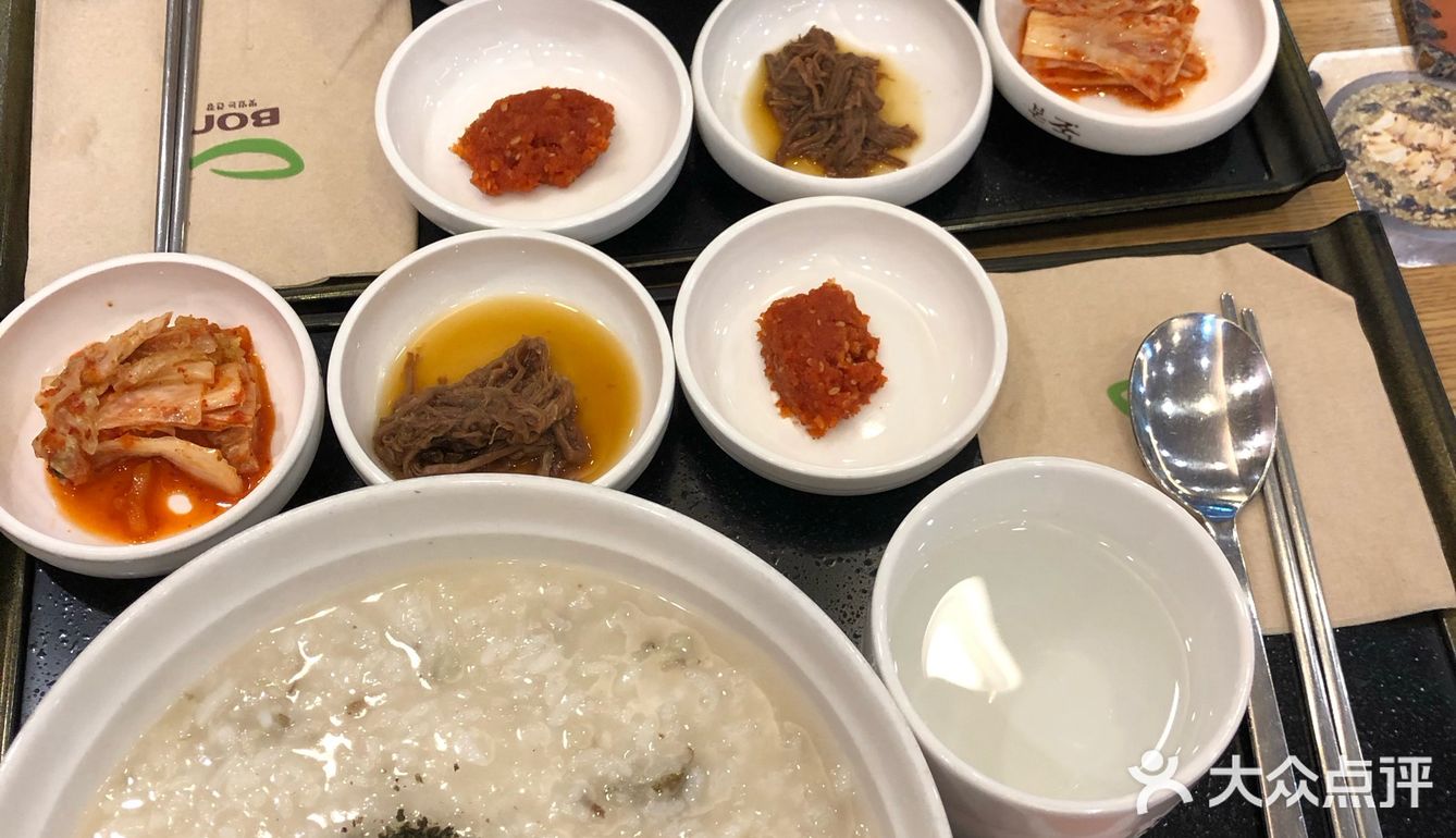 在明洞吃了几次“假本粥
