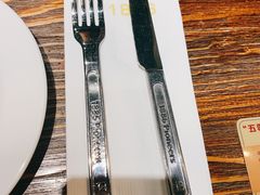 -1886德国汽车餐厅(外滩十六铺码头店)
