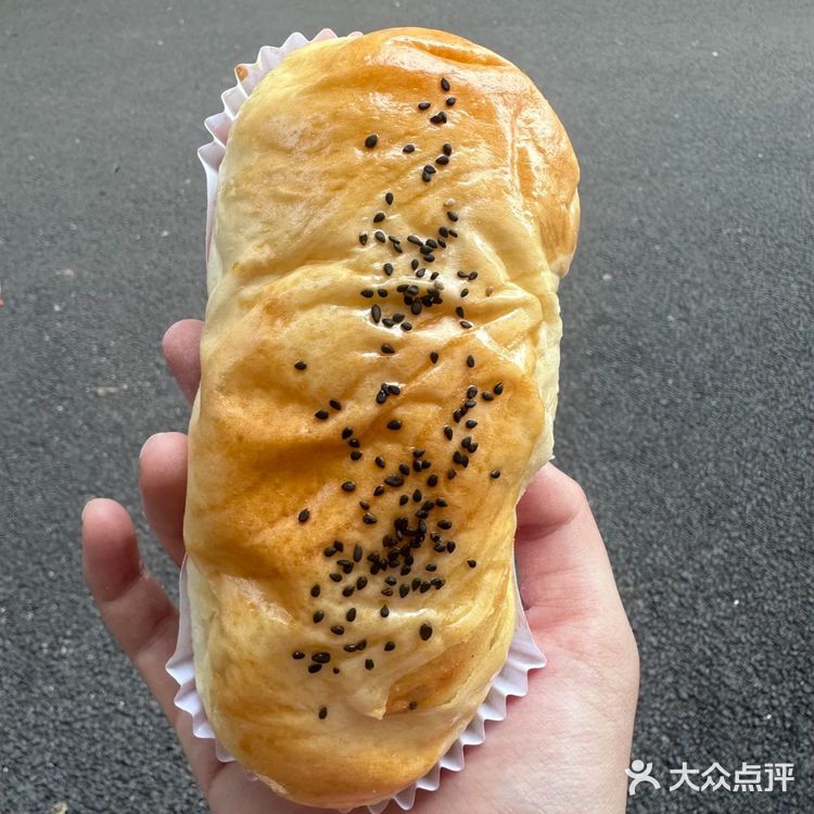 沈阳 藏在巷子里的两元面包店