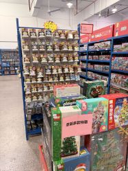 -逝水玩具折扣店