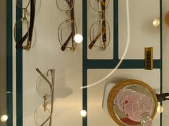 -三叶眼镜城批发市场(上海火车站店)