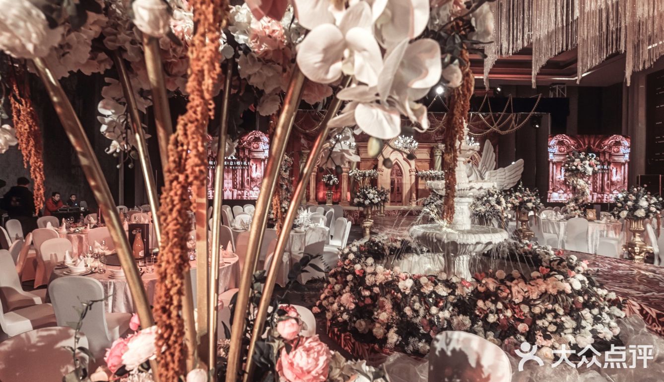 邂逅爱情古堡[亲亲][亲亲][亲亲]轻奢梦幻欧式婚礼