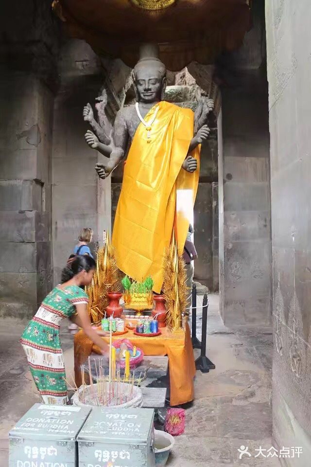 我觉得唯一值得看的是那个巴肯山吧 人又多,逛起来剧热