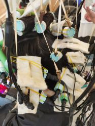 点击看大图 -V8潮牌·接发烫染连锁