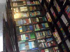 -钟书阁(松江泰晤士小镇店)