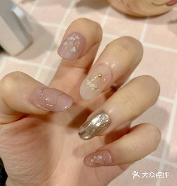 因为杭州的美甲实在是太贵了,自己又比较手残