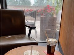 靠窗位-星巴克(西藏路店)