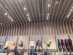 -lululemon(比斯特购物村店)