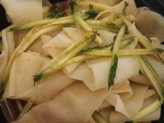 -荀记肉夹馍(三八家乐福店)