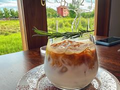 -Chom Cafe and Restaurant