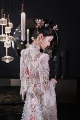 -衣贝姿婚纱礼服馆