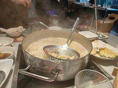 -尚尚仙·酸汤猪手·猪肚鸡火锅(华联万柳购物中心店)