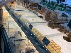 面包甜点陈列柜-酥大興·新国潮糕点配茶饮(龙岗万达黑金店)