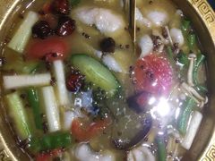 金牌贡椒骨汤鱼-付掌柜在成都·热炒砂锅集(金禾店)