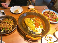 -阿瓦山寨·湘菜现炒·剁椒鱼头王(咸阳总店)