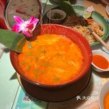 放PP新歌的泰国料理