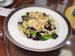 -经典老菜坊·开封灌汤包(火车站店)