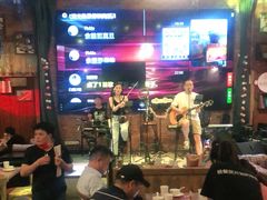 -胡桃里音乐餐厅(陶溪川店)(川湘赣菜·世界百大酒庄直供红酒·音乐表演)