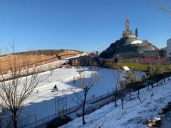 -采薇庄园四季滑雪场