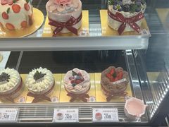 -花花卷卷·鲜食蛋糕(静安久光百货店)