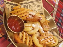 -Dragon Pizza•圆脸龙披萨·牛排餐厅