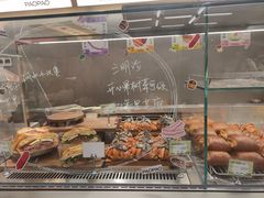 面包甜点陈列柜-PAOPAO Bakery&Café(港汇店)