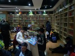 -新华书店(沙坪坝书城店)