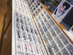 -MiRi眼镜连锁·蔡司·尼康控优点合作店(莘庄店)