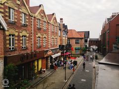 -钟书阁(松江泰晤士小镇店)