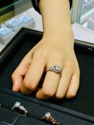 -威德钻石-克拉钻大本营(南京东路店)