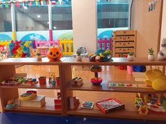 -抱抱熊托育中心(大悦城店)