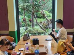 -美食小镇·观赏珍稀鸟类·长隆熊猫酒店