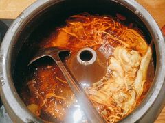 -云海肴·汽锅鸡·云南菜(天山百盛优客店)