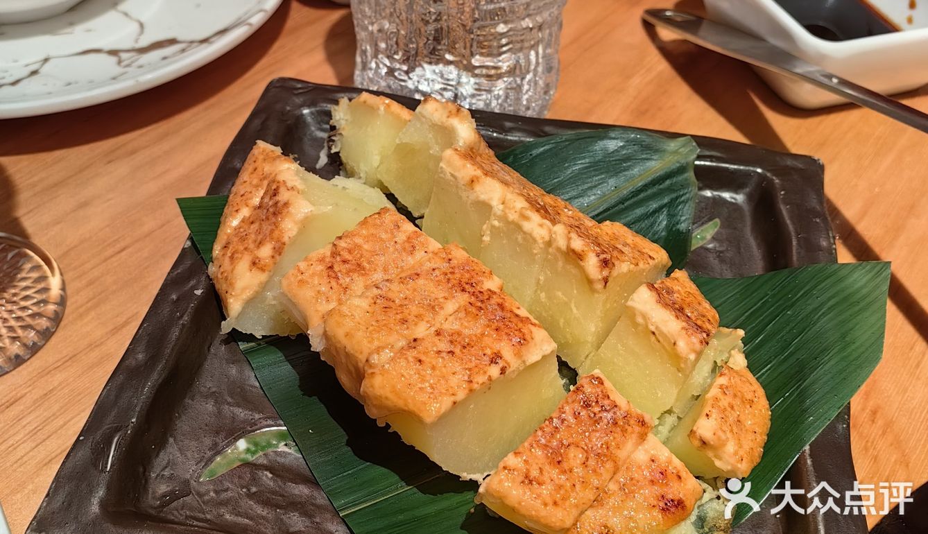 一份明太子局土豆，一份面条，吃得大家都饱饱的