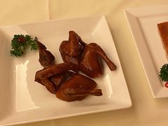 脆皮乳鸽-利苑酒家(合景国际金融广场店)