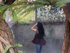 -Chom Cafe and Restaurant