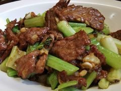 小炒黄牛肉-胡胖子有点味·湘鄂菜(花桥中百仓储店)