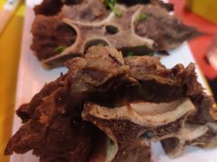 有大肉肉的牛骨-大胃姐·路边牛杂打边炉(云龙华府店)