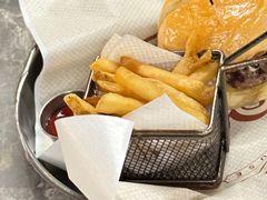 -BOURBON 玻本美式餐厅酒吧(虹桥新天地店)
