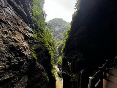 -龙水峡地缝景区