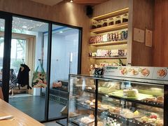 面包甜点陈列柜-星巴克(港汇1号办公楼店)
