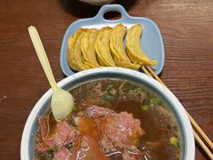 -老新隆牛肉锅贴(新街口店)