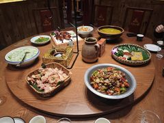 -老滇山寨•云南特色菜•地方菜•民族风情歌舞表演(金碧店)