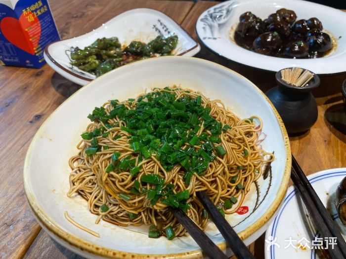 椿不老葱油拌面图片