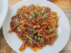 香菜肉丝粉皮-八张桌子(老店)