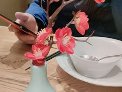 -蜜桃餐厅·伴山(湖滨商业街店)