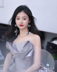 -艾米丽婚纱礼服